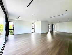 Grove Avenue (D10), Detached #555928681
